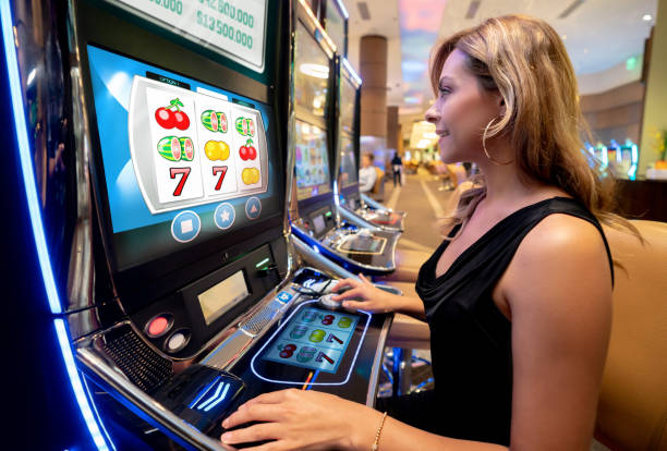 Payment integration screen showing DANA, OVO, GoPay, and bank transfer options